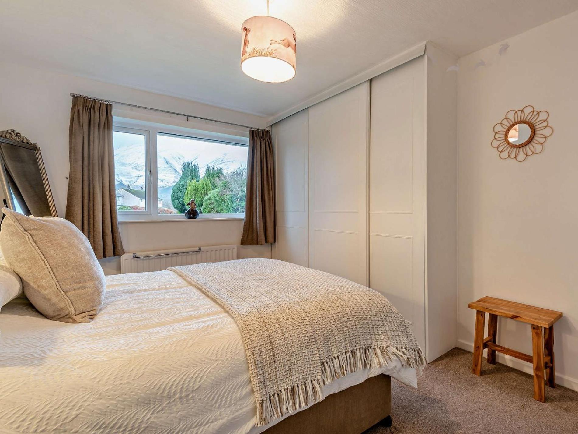 3 Bed In Keswick 95858 *
