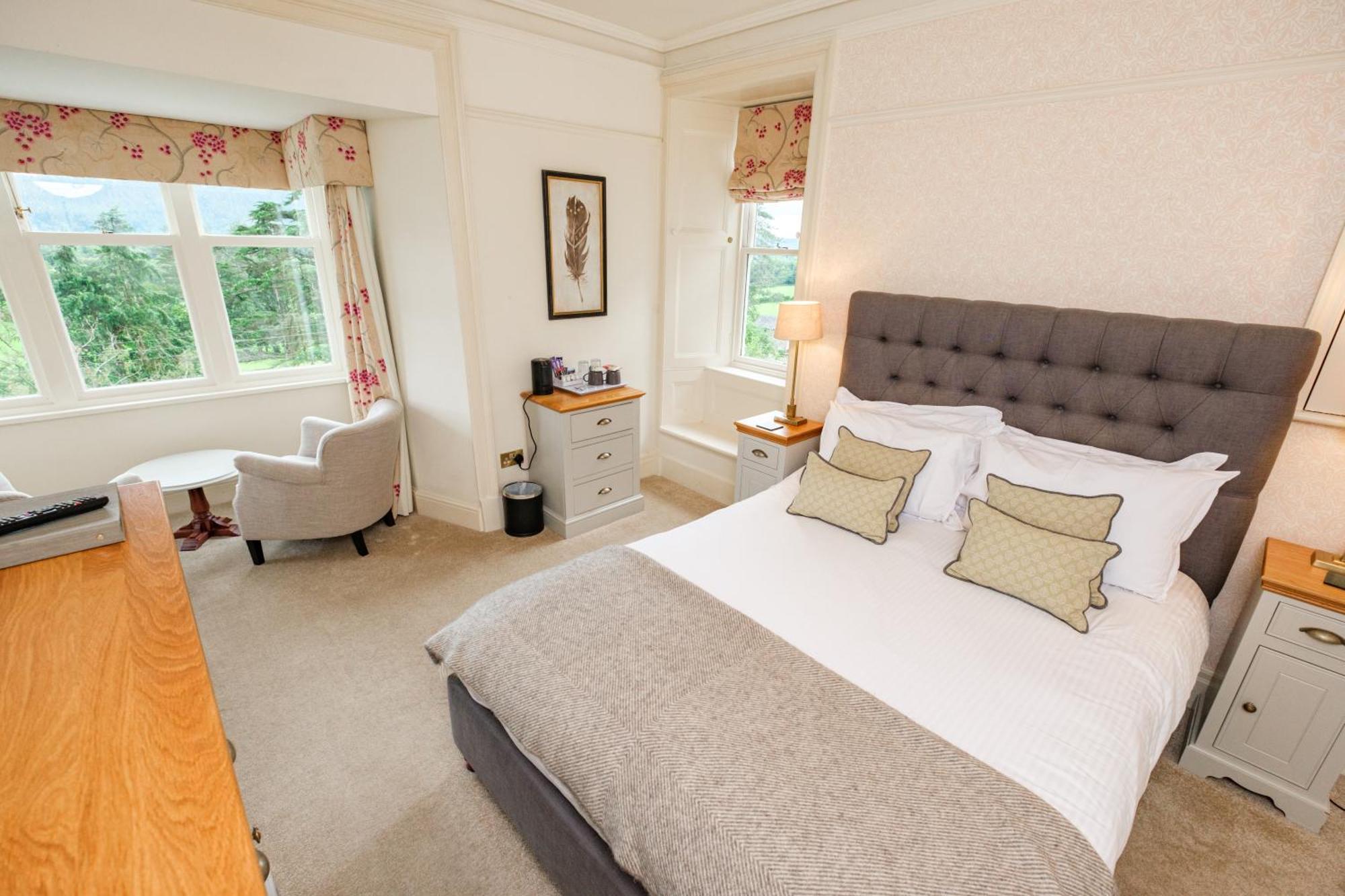 Ravenstone Manor