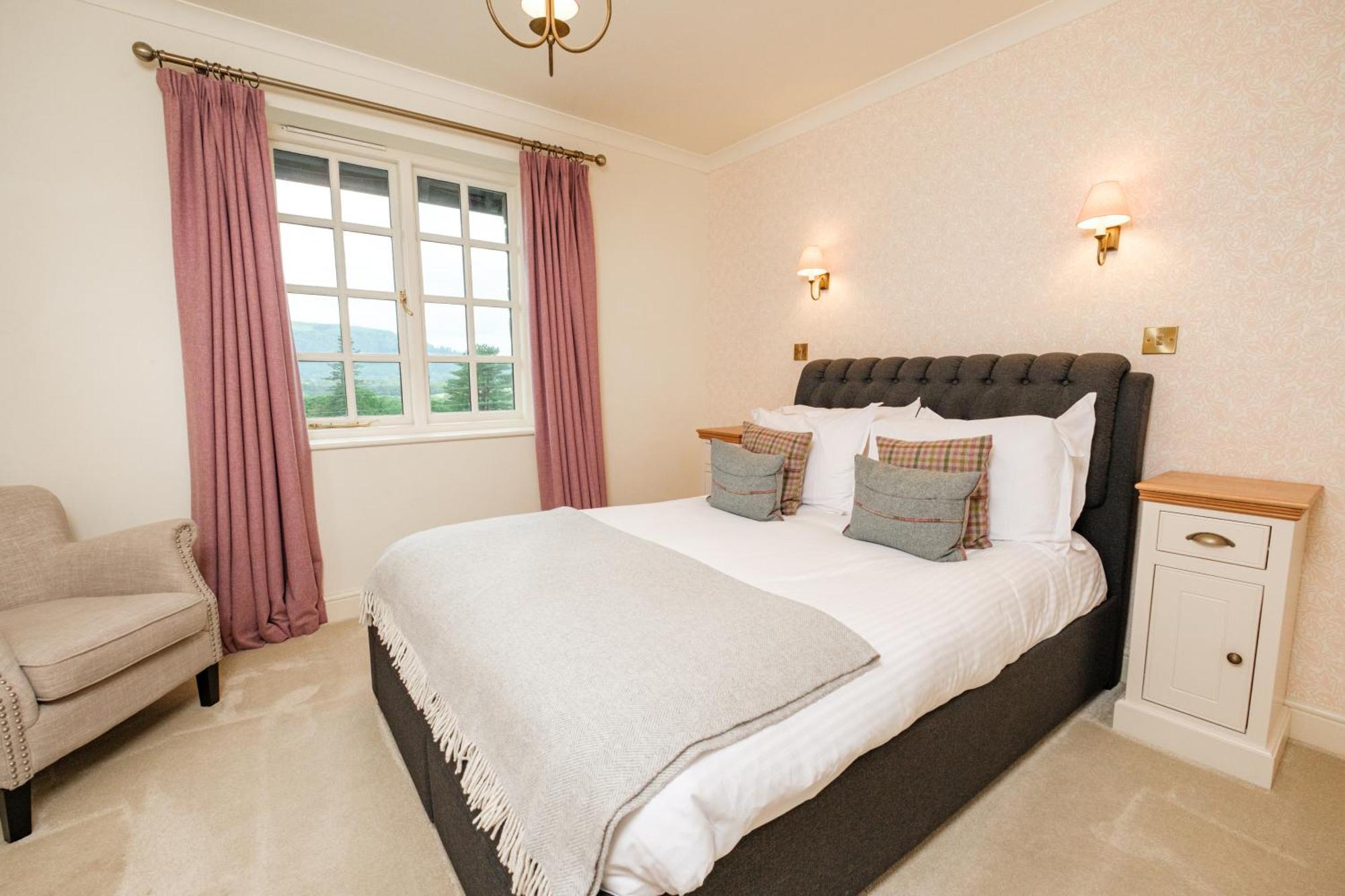 Ravenstone Manor
