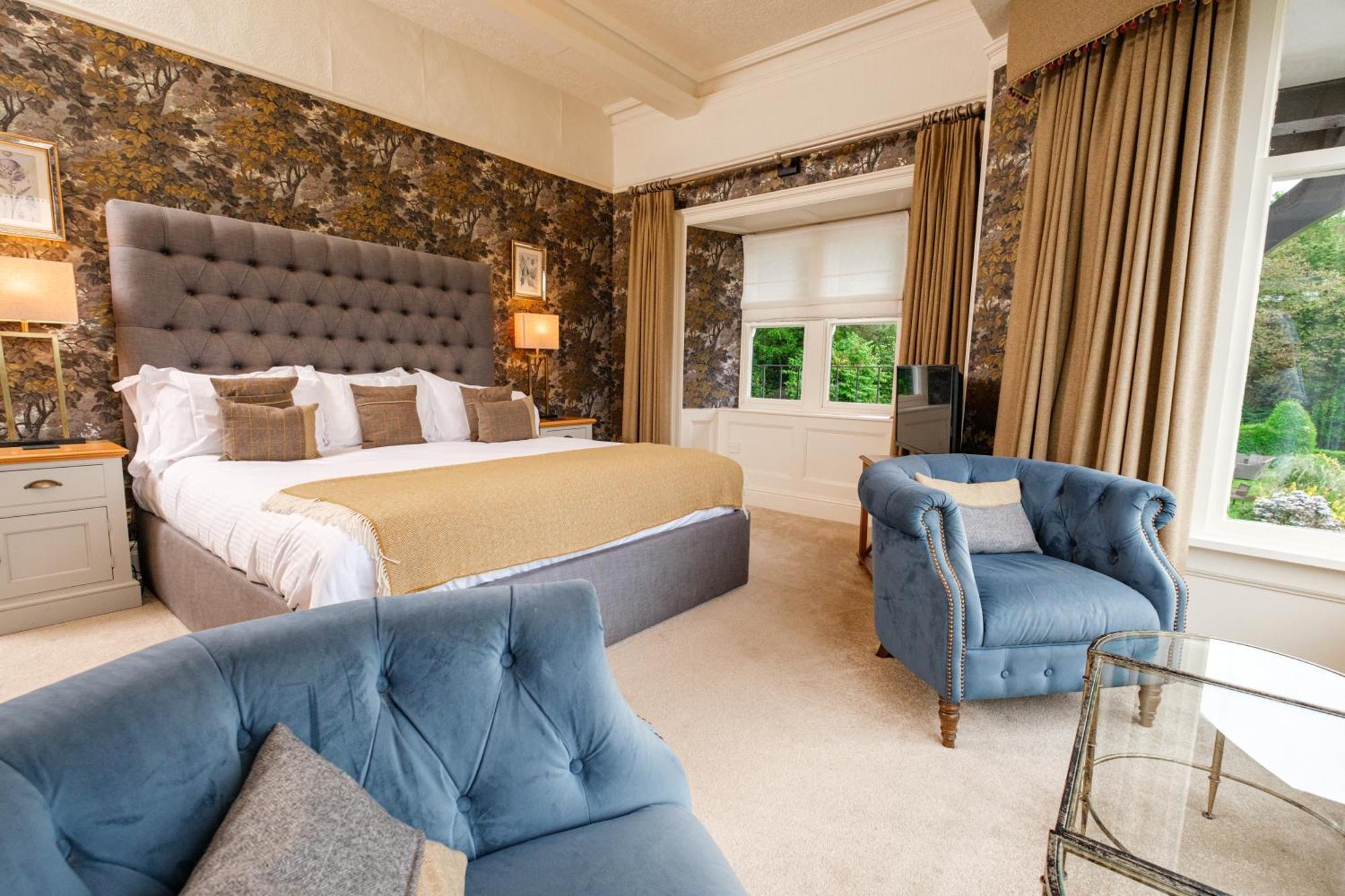 Ravenstone Manor 4*