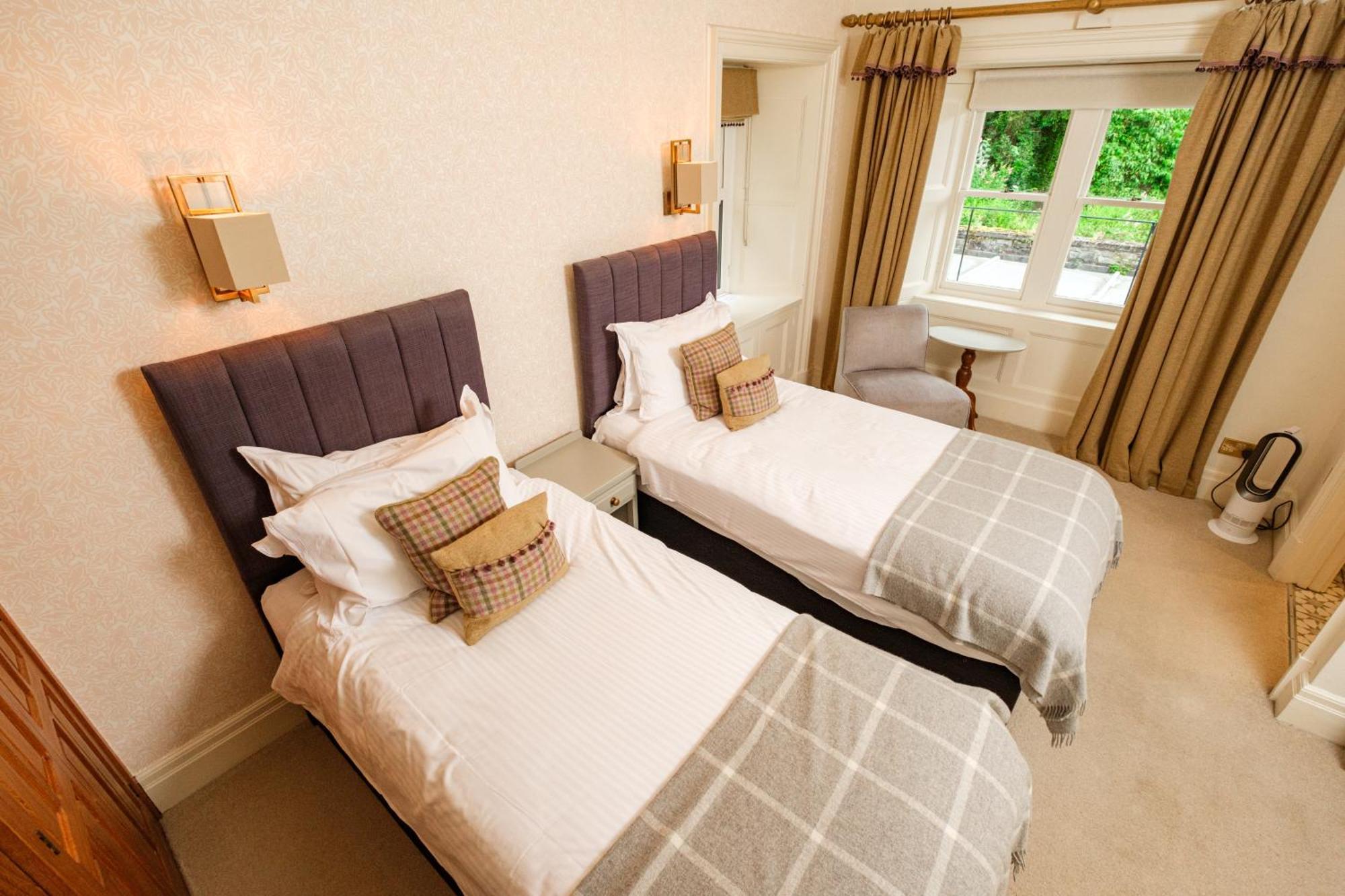 Hotel Ravenstone Manor 4*