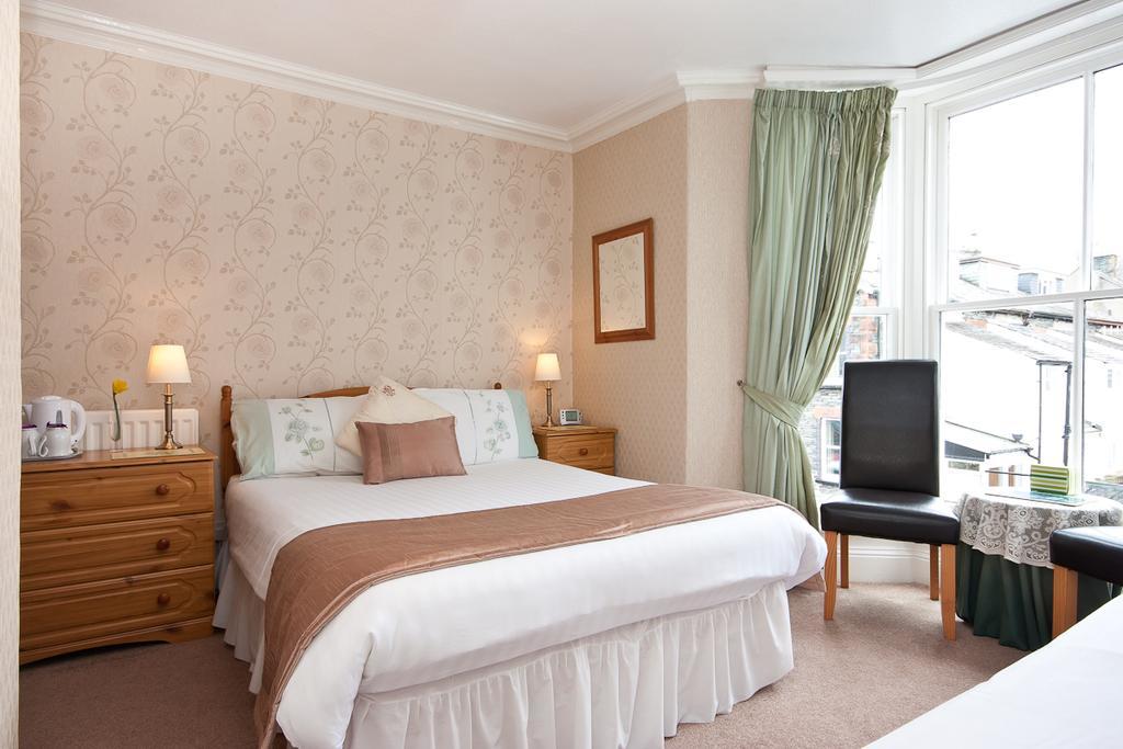 Leonards Field House Guest house