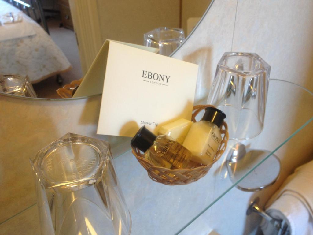 Acorn House 4*