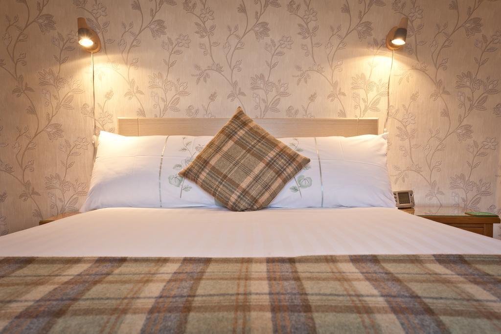 Leonards Field House Guest house 4*