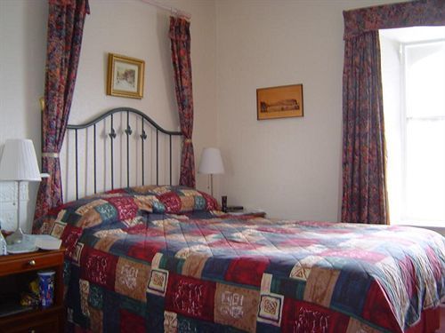 Hunters Way Hotel 4*