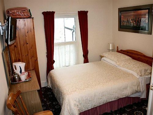 Melbreak House Hotel 3*