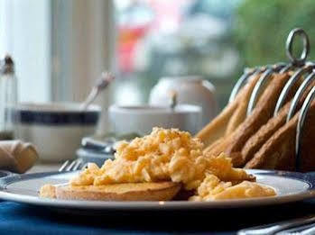 Guest house Glendale 4*