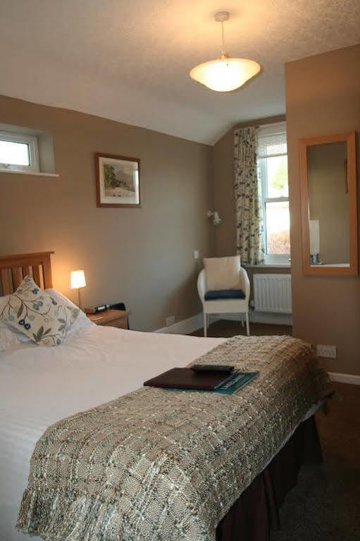 Brierholme Guest house 4*