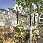 7 The Townhouse