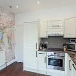 Carlton 2 A Large Modern Keswick Appt With Parking