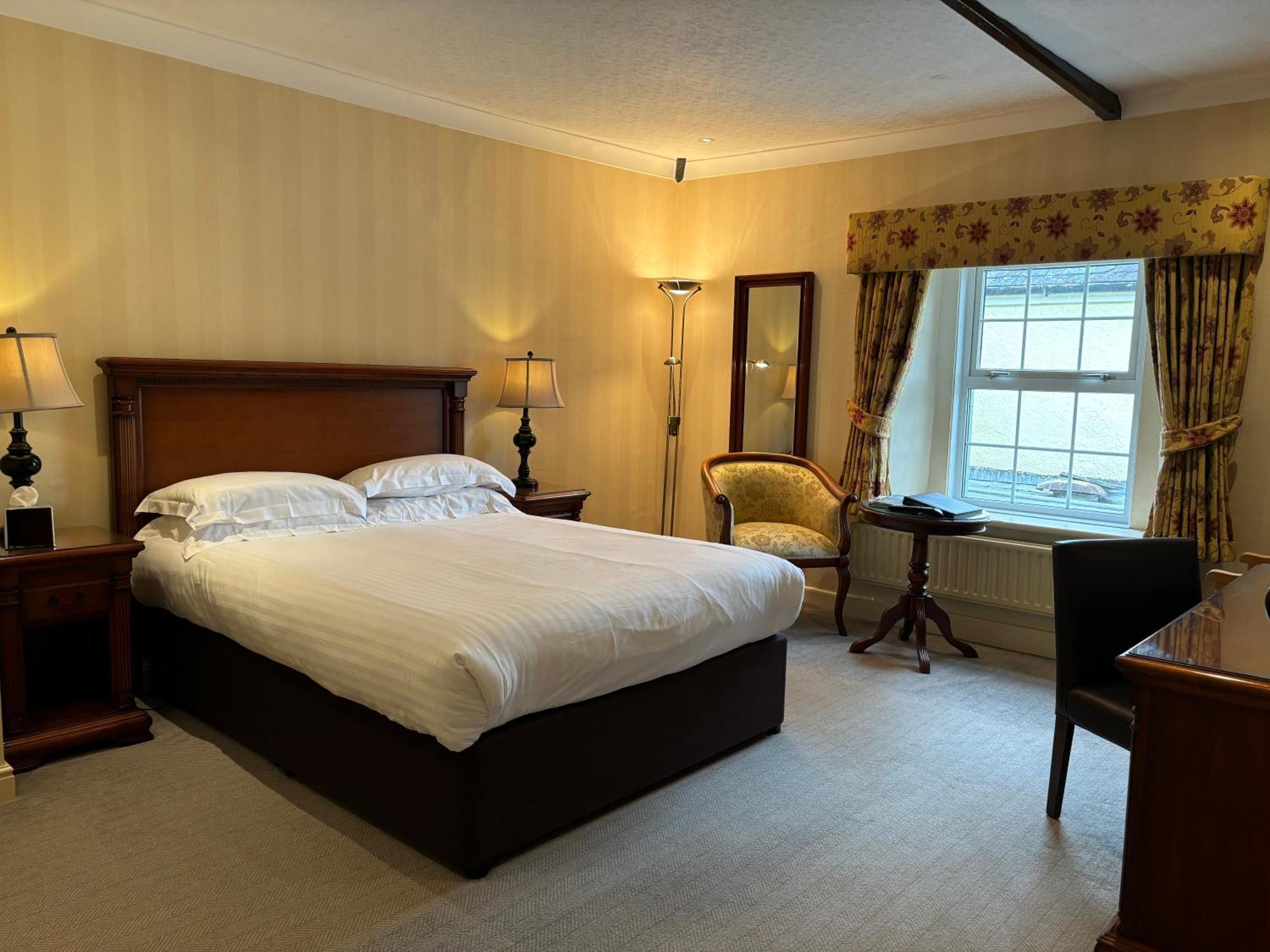 Hotel District Castle 4*