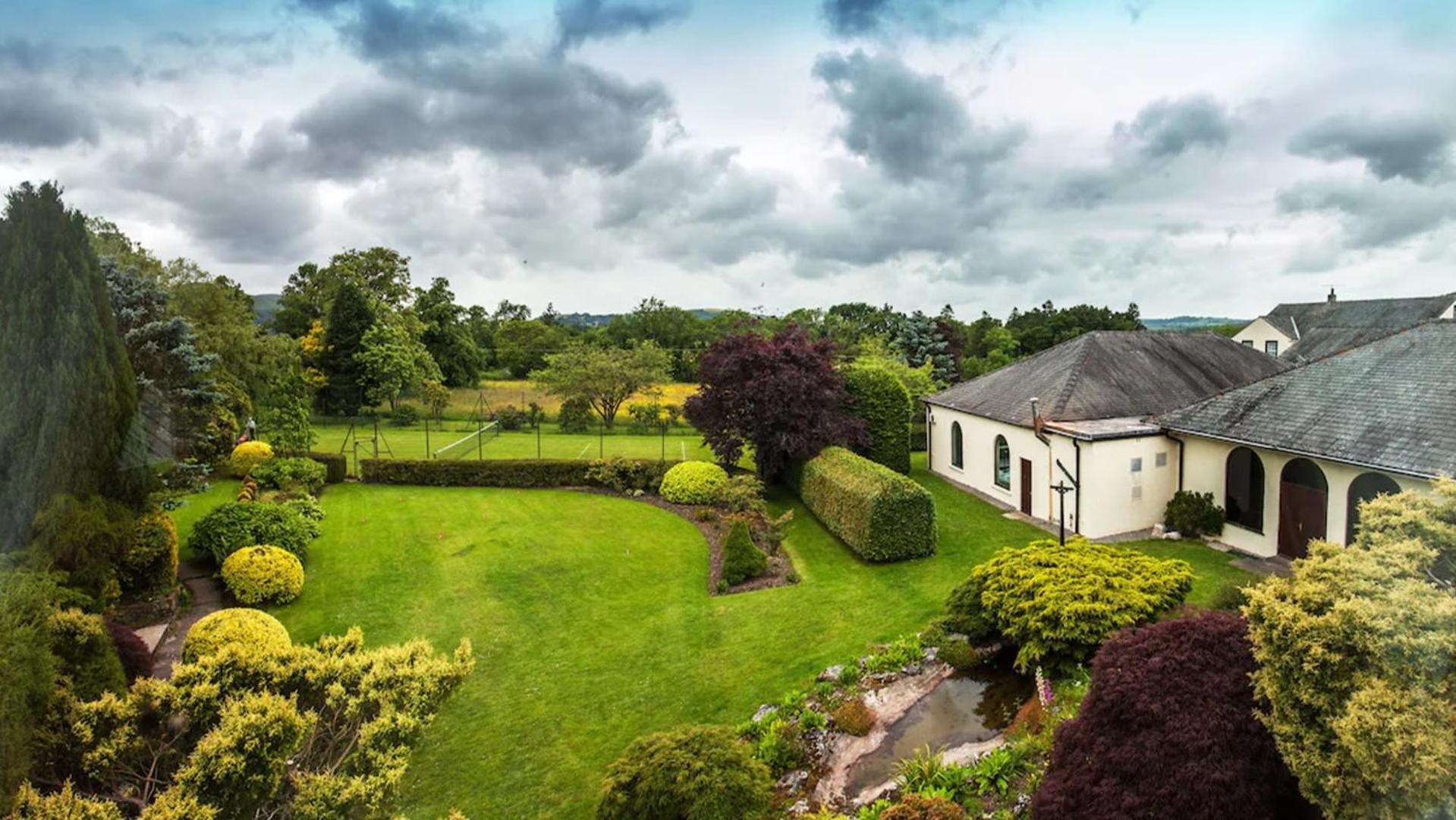 District Castle Hotel 4*