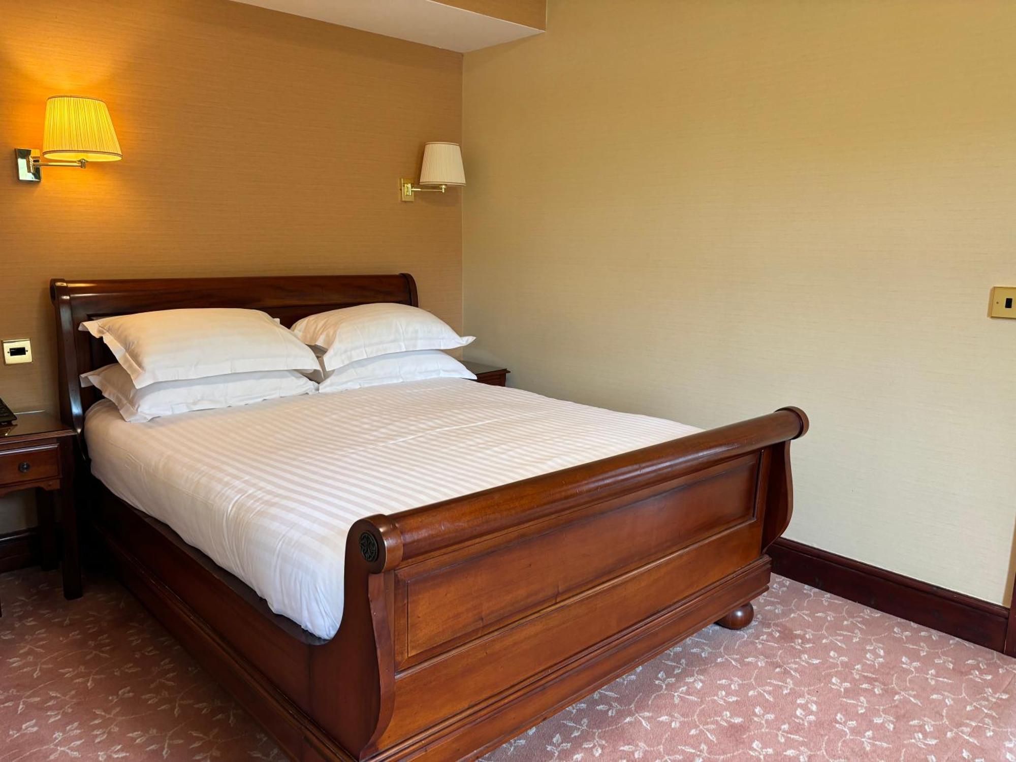District Castle Hotel 4*