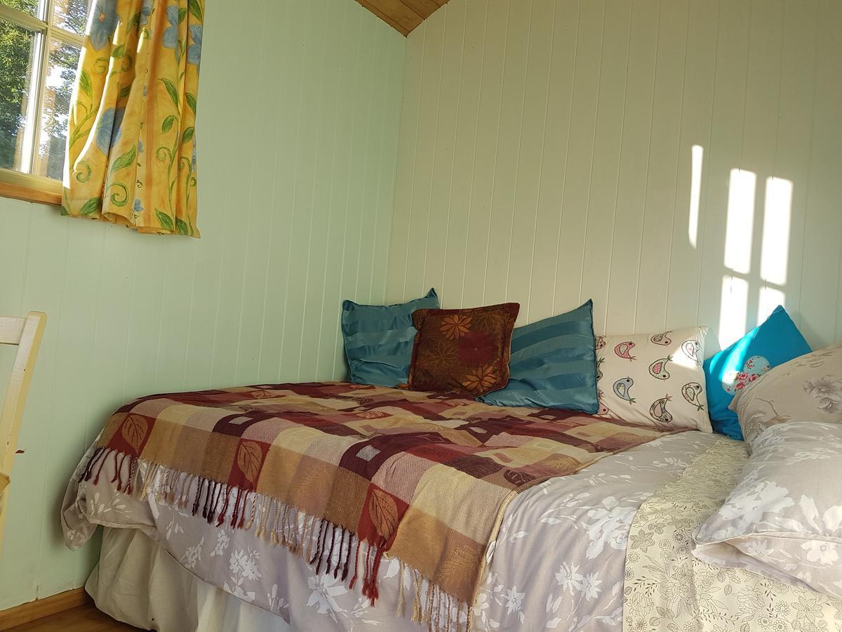 Farm stay Shepherds Hut Dolly Wagon
