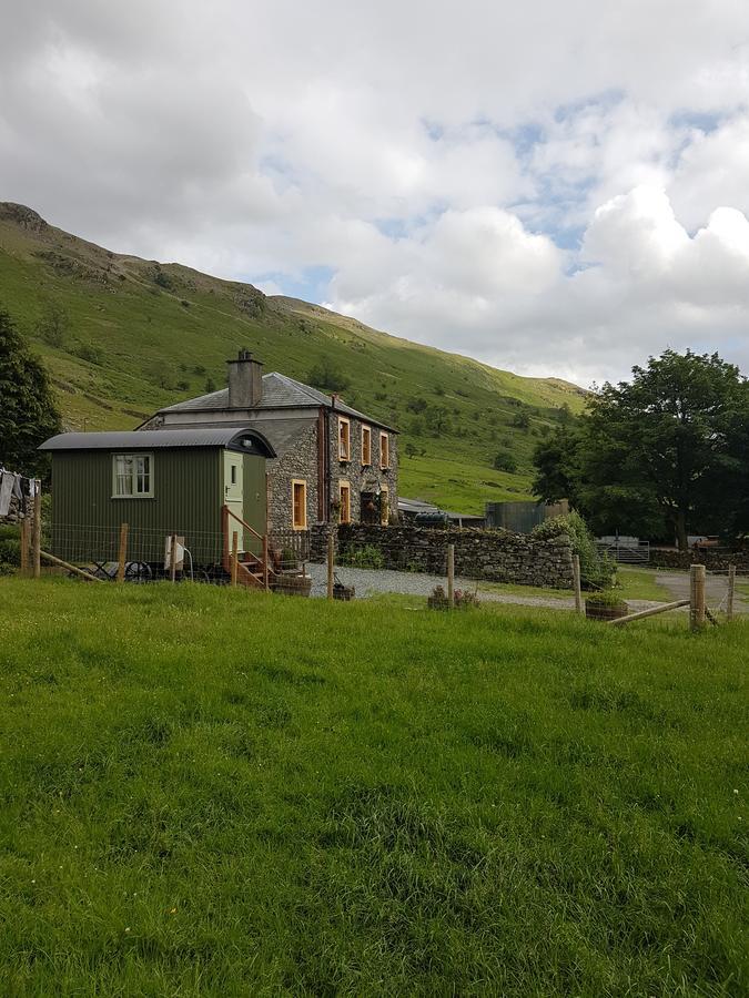 Farm stay Shepherds Hut Dolly Wagon *