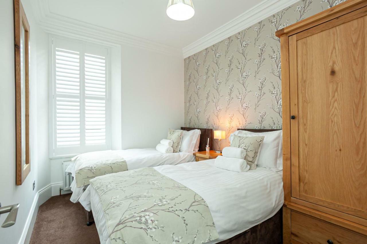 Apartment Carlton 2 A Large Modern Keswick Appt With Parking *