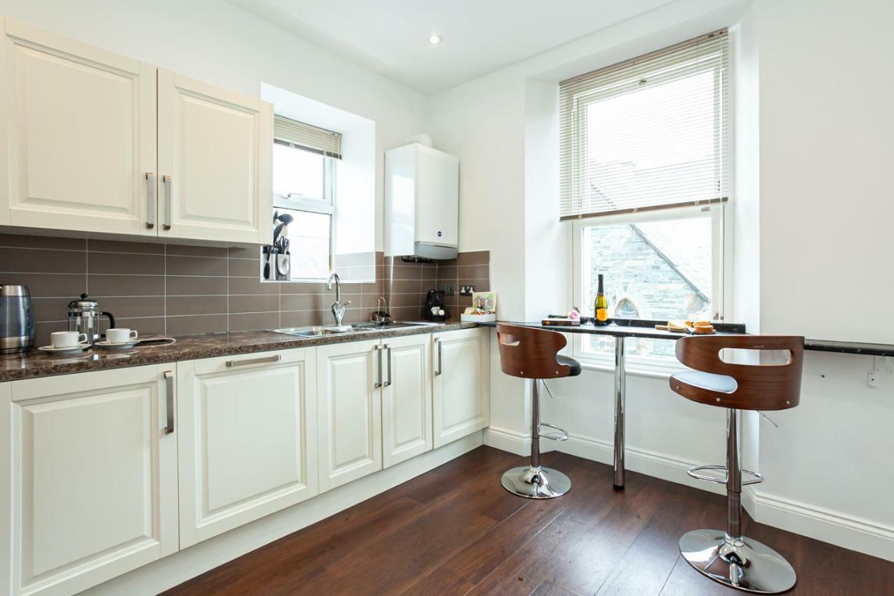 Carlton 2 A Large Modern Keswick Appt With Parking *