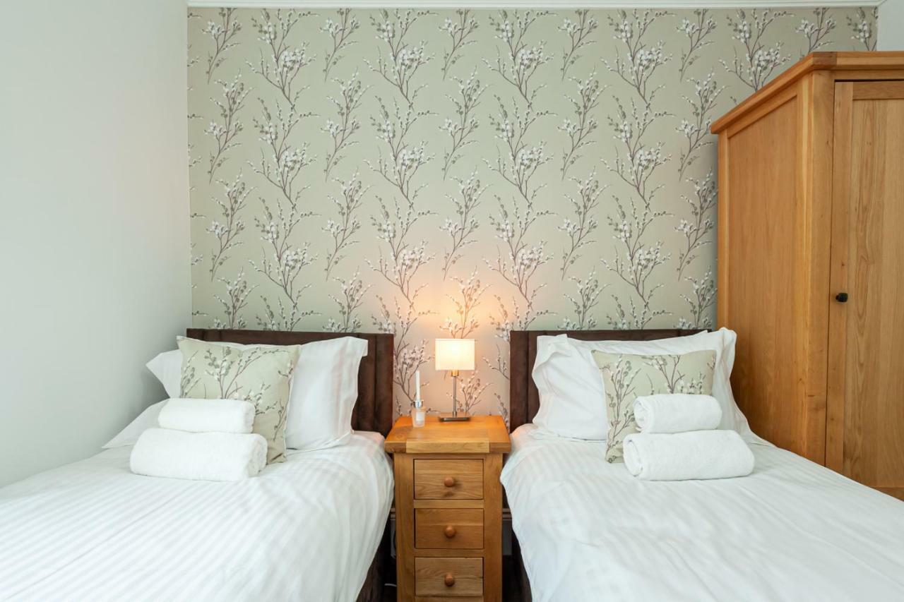 Carlton 2 A Large Modern Keswick Appt With Parking *